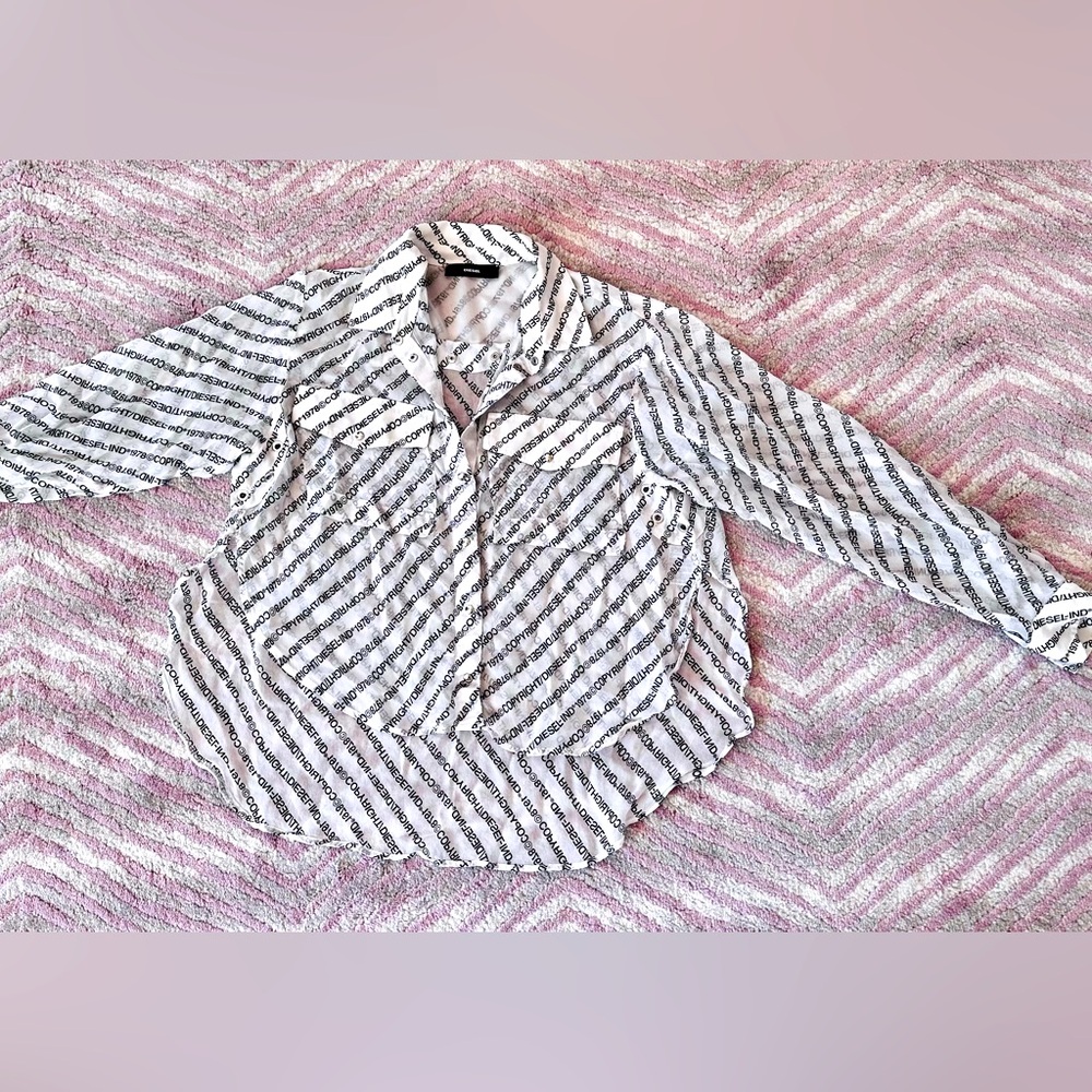 Diesel print button down shirt size S, light weight, in good condition